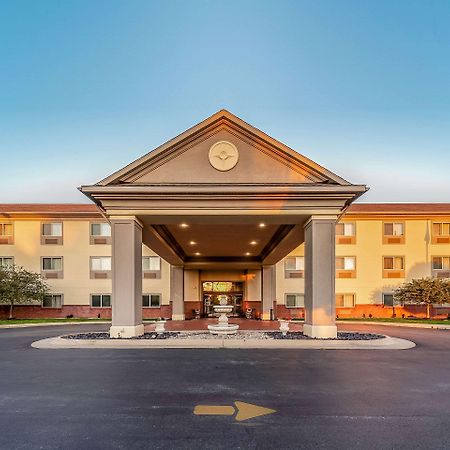 Quality Inn & Suites Hannibal Exterior photo