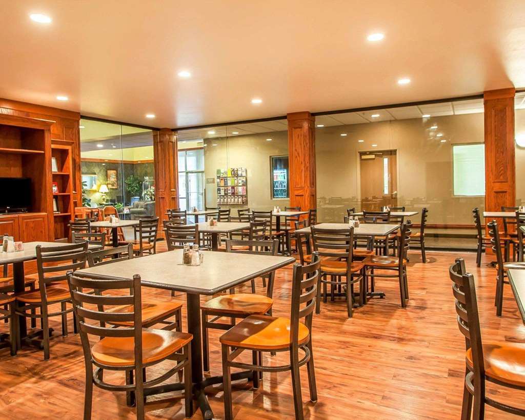 Quality Inn & Suites Hannibal Restaurant photo