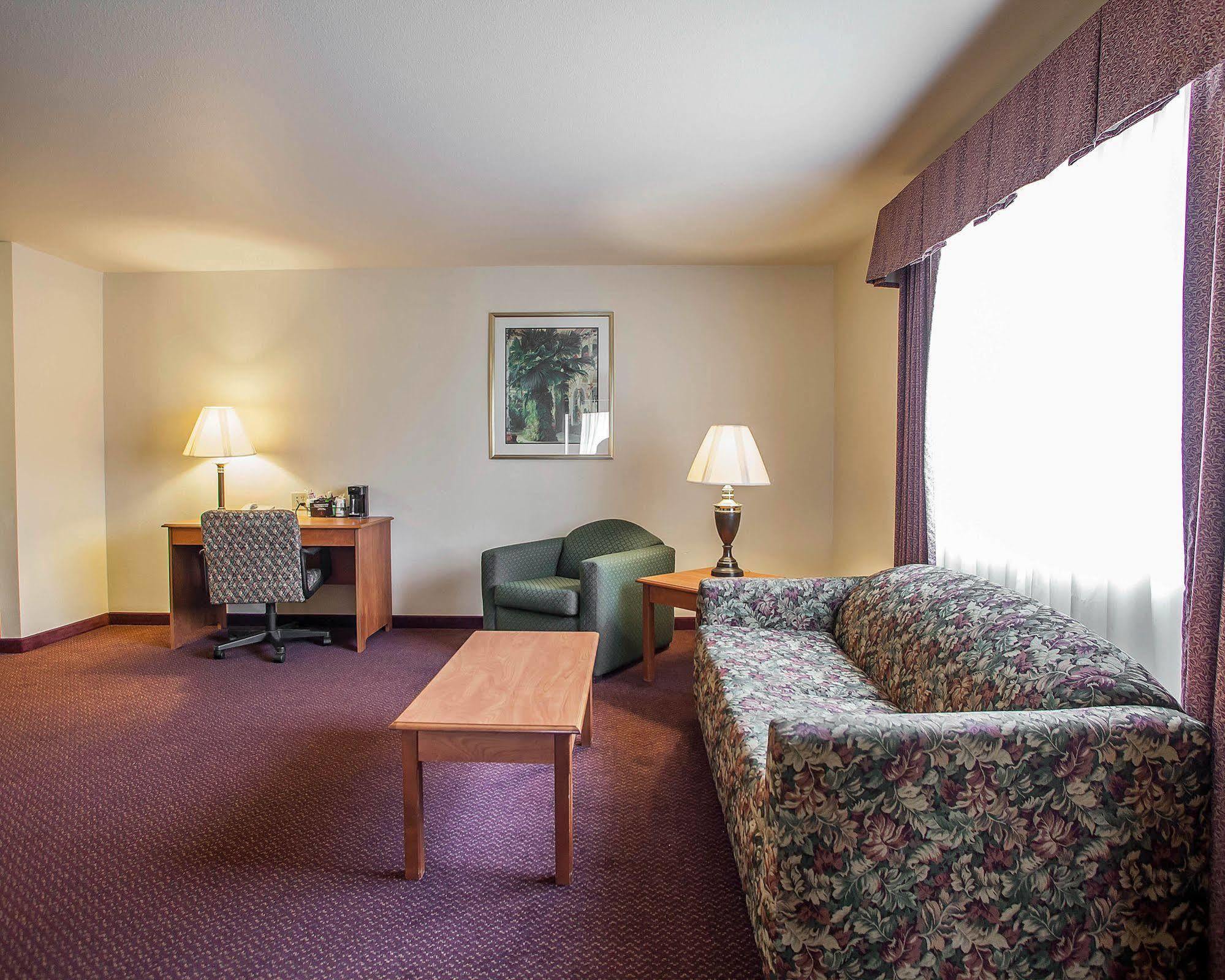Quality Inn & Suites Hannibal Exterior photo